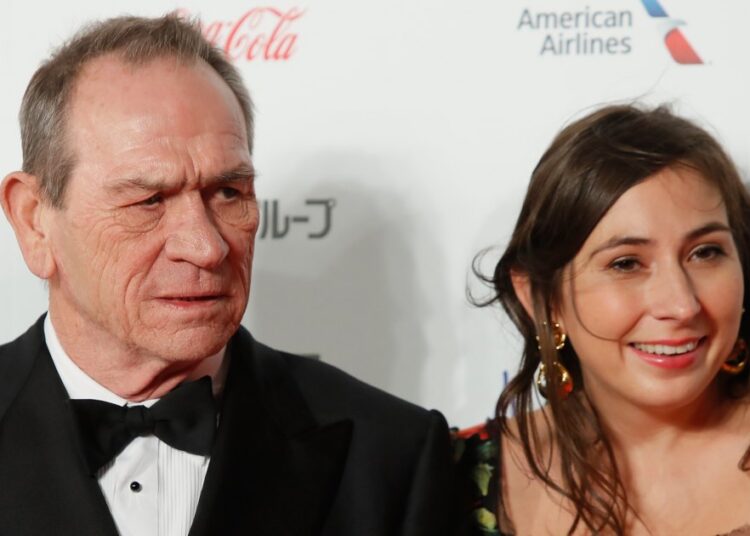 Victoria, filha de Tommy Lee Jones, encontrada morta em hotel de São Francisco