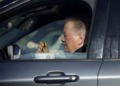 William Shatner é visto comendo uma tigela de cereal enquanto dirigia em Los Angeles