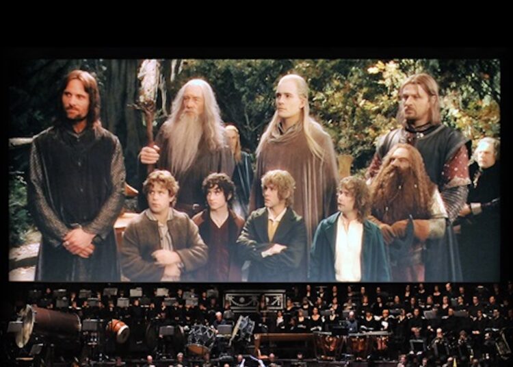 na tela, no palco e novas músicas