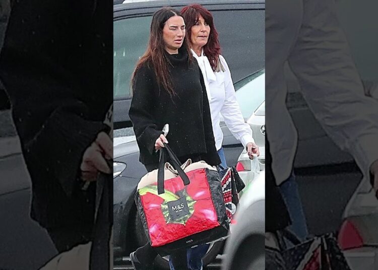Kyle Walker & Annie Kilner Back Together? đź’” Cozy Shopping Outing Sparks Divorce Rumors!