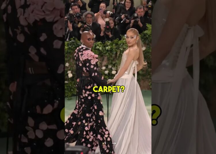 Why Celebrities Always Pose the Same Way?
