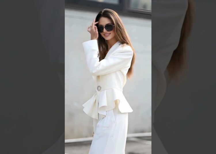 Carina Zavline: Germany’s Elegant Fashion Star