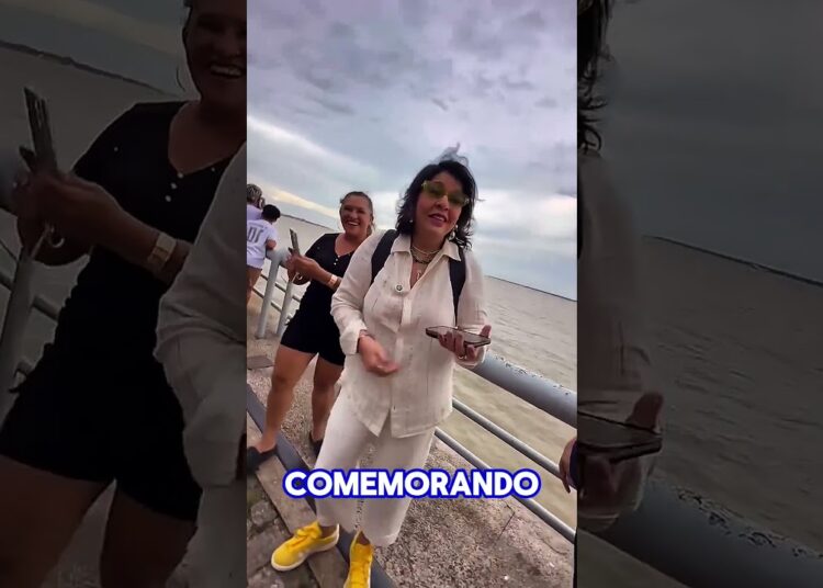 ROBERTA MIRANDA TROCA LUXO PELO POVO E CAUSA EM MANAUS! #fofoca #celebridades #famosos