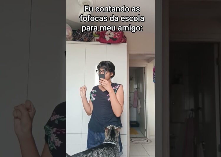 Eu contando as fofocas da escola para meu amigo:🤣🤣🤣🤣🤣#comentários #humor #likes #videos #memes