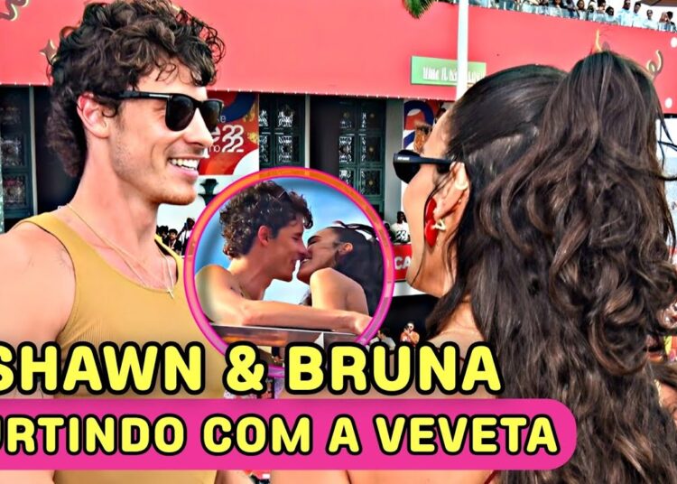 Shawn Mendes e Bruna Marquezine surpreenderam no Carnaval da Veveta! #brunamarquezine #shawnmendes
