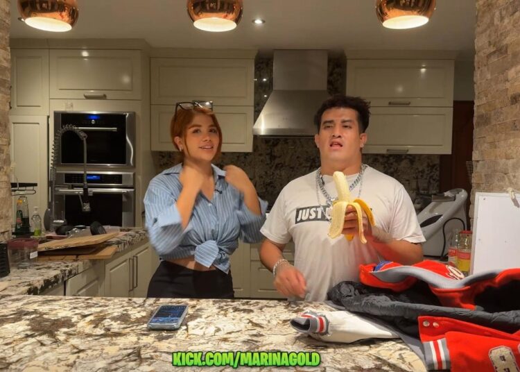 MARINA GOLD PARACHANDO CON MAKANAKY LA REALEZA