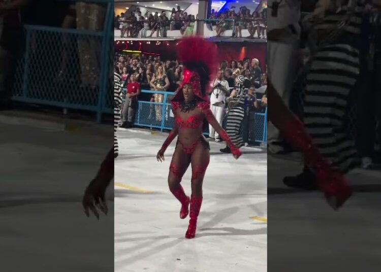 POLÊMICA NA AVENIDA! DAVID BRAZIL FILMA IZA COMO RAINHA E WEB QUESTIONA: CADÊ O SAMBA NO PÉ?