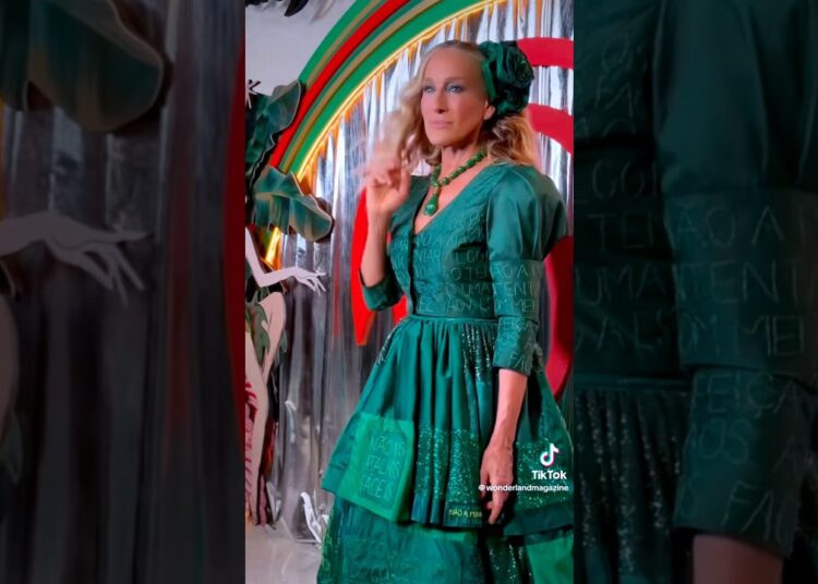 Sex and the Brasil…De Sarah Jessica Parker a Rick Martin: famosos curtem Baile da Arara