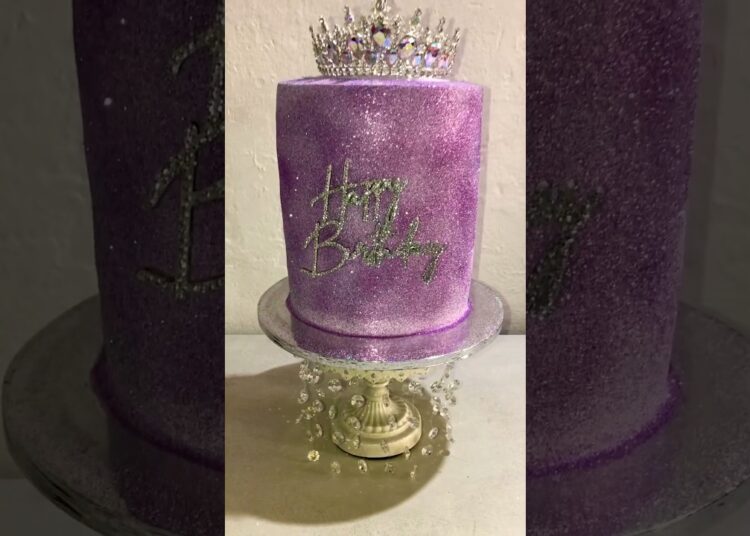 🎂💜Simplemente Divino! Pastel en Tonos Violeta con Detalles de Realeza Purple Royal Cake Decorating