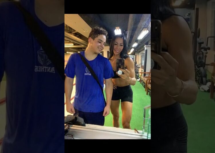 Mãe de filho de Ronaldo Fenômeno, Michele Umezu abre o jogo sobre estética e solteirice
