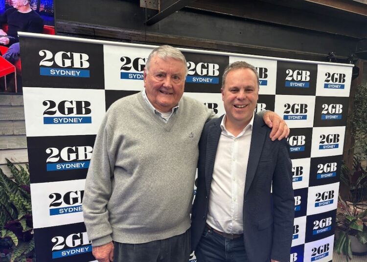 A Nine Radio foi vendida por US$ 56 milhões para o magnata dos pubs Arthur Laundy, ao gastar US$ 850 milhões na empresa de publicidade externa QMS