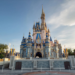 A desaceleração do número de visitantes internacionais afeta os parques da Disney e queda nos preços das ações
