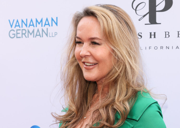 A estrela de 'Bewitched' Erin Murphy deixa os fãs entusiasmados enquanto ela provoca o novo projeto