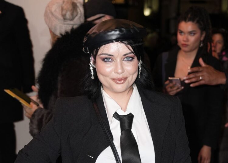 A estrela de I'm A Celebrity, Shona McGarty, incentiva as pessoas a buscarem apoio de saúde mental