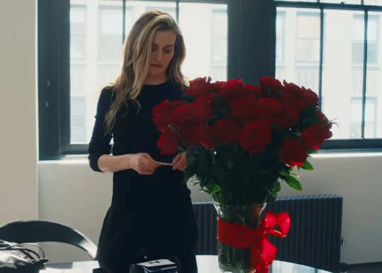 A história de amor de JFK Jr. está recebendo tratamento na TV. Suas estrelas estão resistindo à mitologia, às reações adversas e a muita pressão.