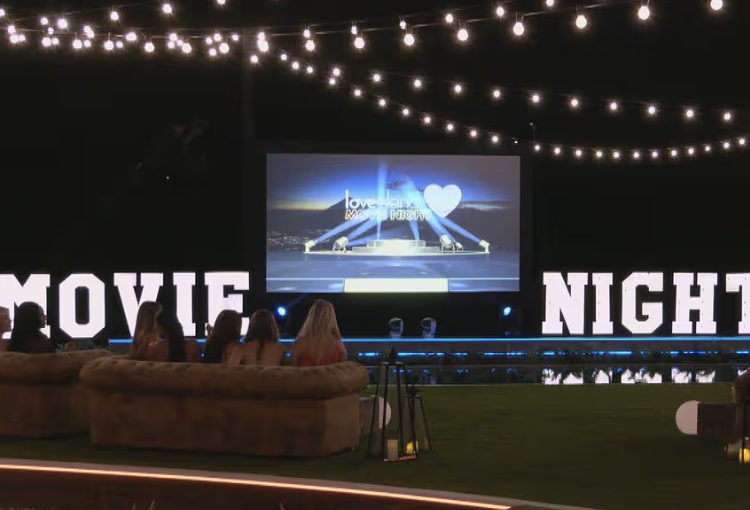 A noite de cinema está de volta e deve trazer o caos à villa All Stars