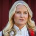 A princesa herdeira da Noruega, Mette-Marit, afirma que não sabia sobre “a gravidade” dos crimes de Epstein – mas os e-mails dizem que ela o pesquisou no Google