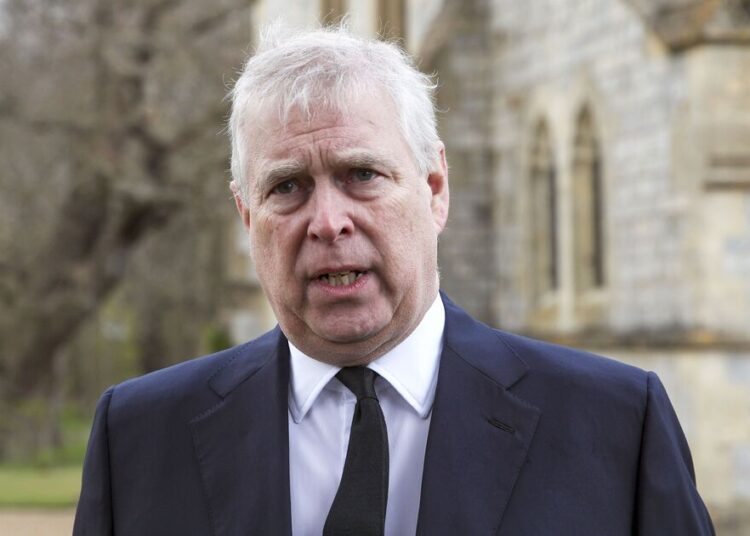A resposta de Andrew Mountbatten-Windsor quando as filhas disseram para 'arrumar empregos' | Real | Notícias