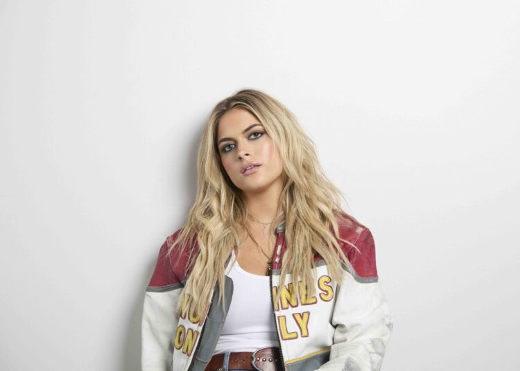 Alana Springsteen fala sobre novas músicas no ‘Lipps Service’