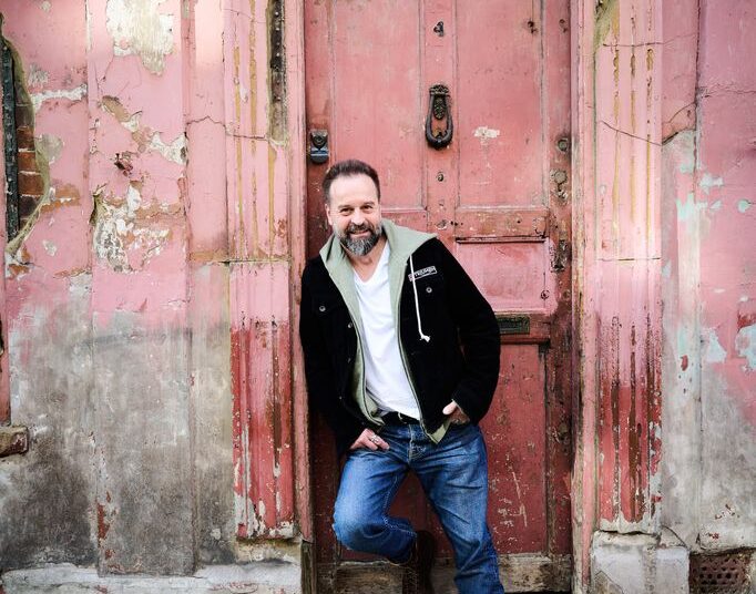 Alfie Boe fala sobre ‘bearing his soul’ para seu novo álbum Face Myself – exclusivo
