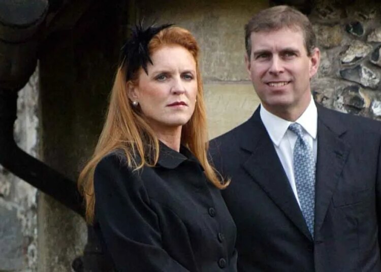 Andrew e Sarah demonstraram 'hipocrisia' da família real | Galeria