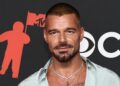 As fotos atuais de Ricky Martin mostram uma transformação fenomenal ao longo dos anos