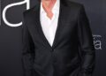 Ashton Kutcher lidera celebridades de coração partido prestando homenagem a Eric Dane enquanto o ator morre aos 53 anos após a batalha contra a ELA