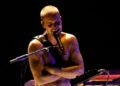 Assista ao retorno (literalmente) despojado de Justin Bieber ao Grammy