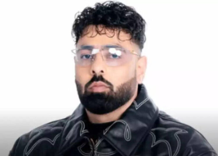 Badshah faz estreia histórica no jogo de celebridades da NBA como primeiro rapper indiano |