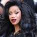 Cardi B chama a atenção com mini vestido transparente na festa do Super Bowl