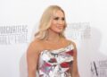 Carrie Underwood fica emocionada com a música original do concorrente do 'American Idol'