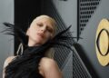 Celebridades no Grammy assumem riscos ousados ​​ao reescrever as regras da moda
