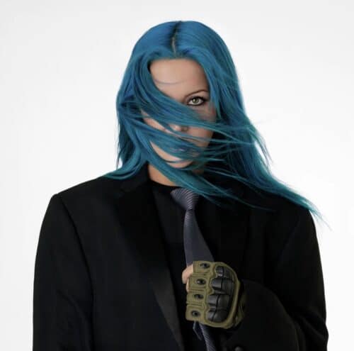 Charlotte Sands fica vulnerável no último single bruto, “back to you” » // MELODIC Magazine