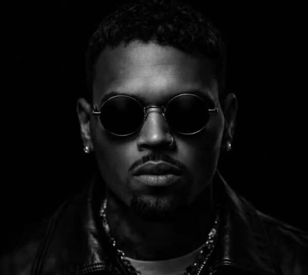 Chris Brown provoca novas músicas e anuncia álbum ‘Brown’ que será lançado neste verão