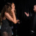 Chrissy Teigen brinca que seus filhos são 'mais críticos' e zombam de sua comida desde que ela entrou no “Star Search” (exclusivo)