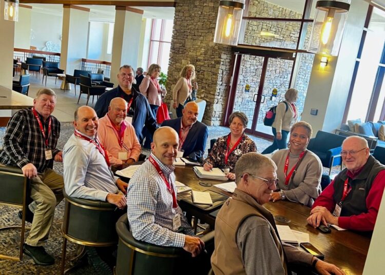Comitê da Feira Kiwanis Ogeechee garante novo entretenimento e ganha reconhecimento estadual na convenção regional