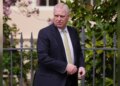 Como a família real britânica pode resistir à prisão do ex-príncipe Andrew | Notícias do mundo