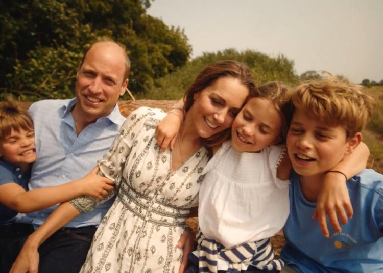 Como o Príncipe William e a Princesa Kate contaram a George, Charlotte e Louis sobre seu diagnóstico de câncer