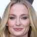 Elenco do programa de TV 'Tomb Raider' confirmado: Sophie Turner se junta a 11 atores, incluindo 3 desempenhando papéis de 'Canon'! | EG, Phoebe Waller-Bridge, Prime Video, Apresentação de slides, Sophie Turner, Televisão, Tomb Raider | Notícias e fofocas sobre celebridades | Entretenimento, fotos e vídeos