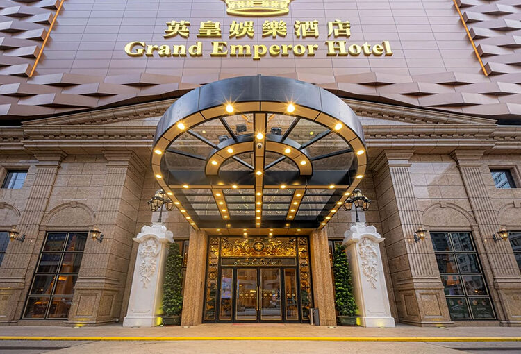 Emperor Entertainment ganha US$ 11,5 milhões após vender 79 kg de barras de ouro no lobby do hotel em Macau
