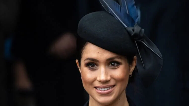 Especialista real afirma que Meghan quer ser rainha e eventualmente 'governará o país'