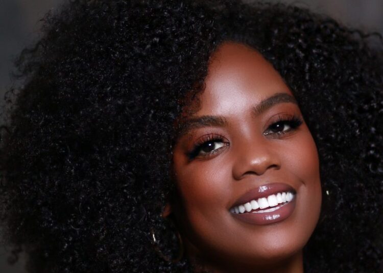 Estrela de 'Sistas' Novi Brown assina com entretenimento de artistas inovadores