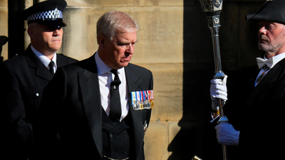 Ex-príncipe real Andrew Mountbatten-Windsor preso em meio à disputa de Epstein: o que sabemos até agora