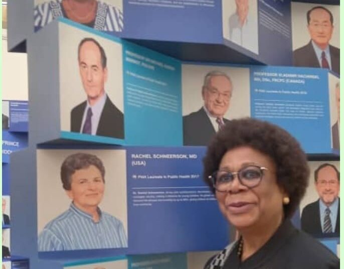 Família Real Tailandesa homenageia Amazigo, ícone da saúde nigeriana, laureados globais