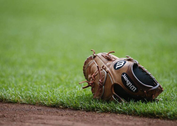 Filho de 19 anos do treinador do Kansas City Royals morre em acidente de carro