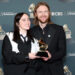 Finnea rasga 'velhos brancos muito poderosos' que ficaram 'indignados' com o discurso de Billie Eilish no Grammy
