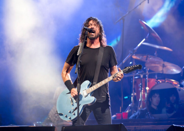 Foo Fighters lança nova música