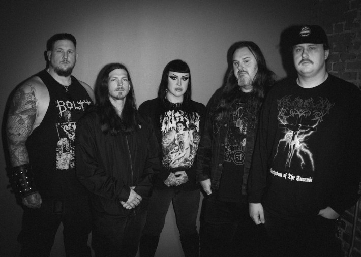 Frozen Soul Team com Gerard Way na faixa-título do novo álbum “No Place Of Warmth”