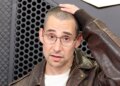 Jack Antonoff explica por que usou o distintivo ‘ICE Out’ no Grammy