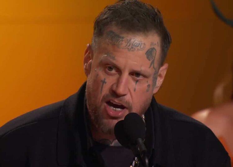 Jelly Roll anuncia nova turnê íntima de 2026 'The Little ASS Shed Tour'